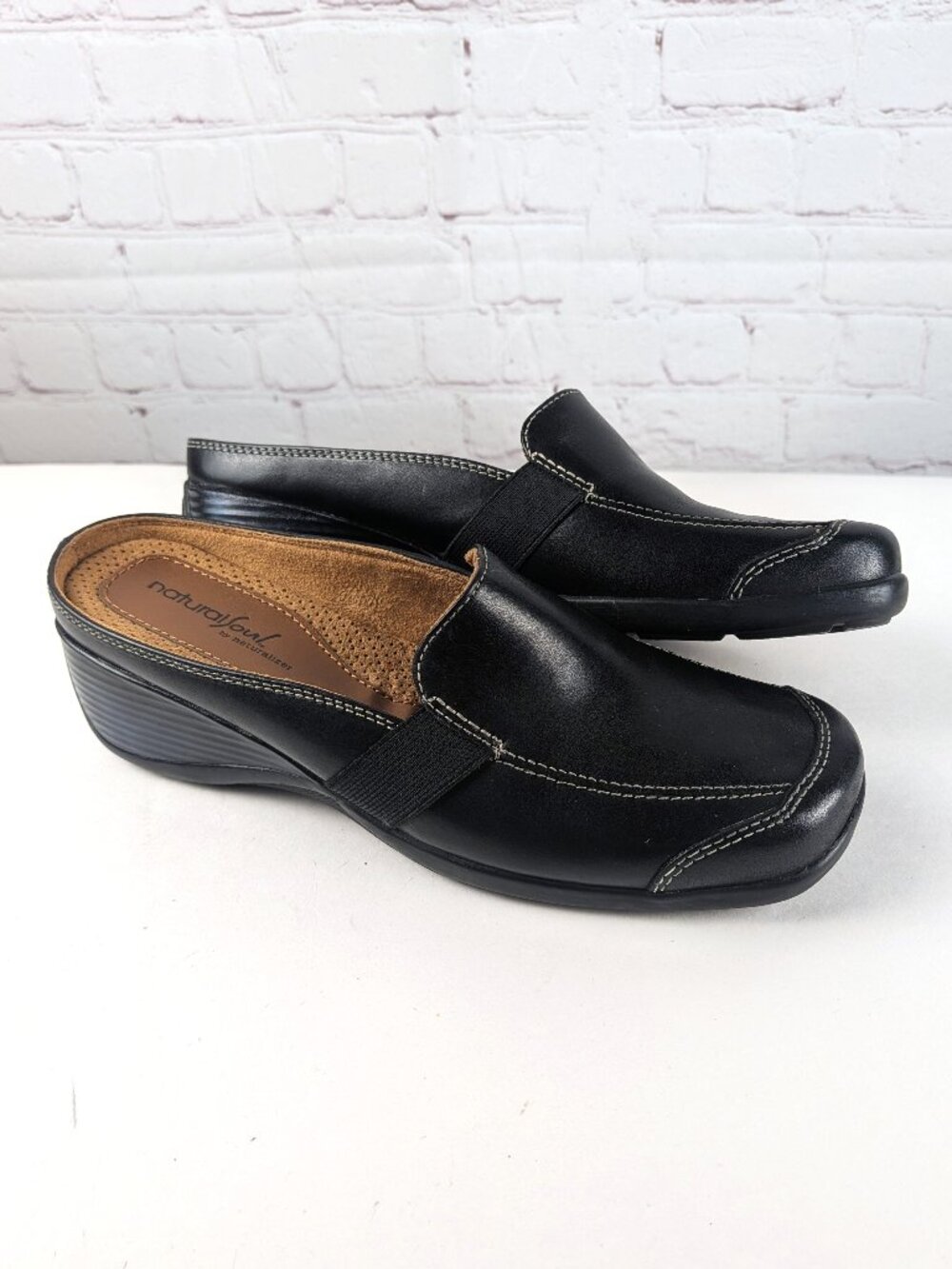 Natural Soul by Naturalizer Black Leather Slip-on Mule Flats 7.5